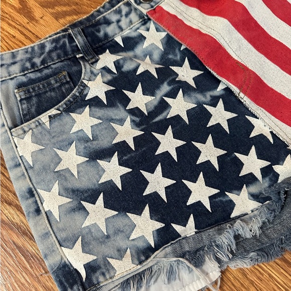 NWT BiBi US Flag Theme Bleached Denim Shorts, Large - Picture 5 of 9